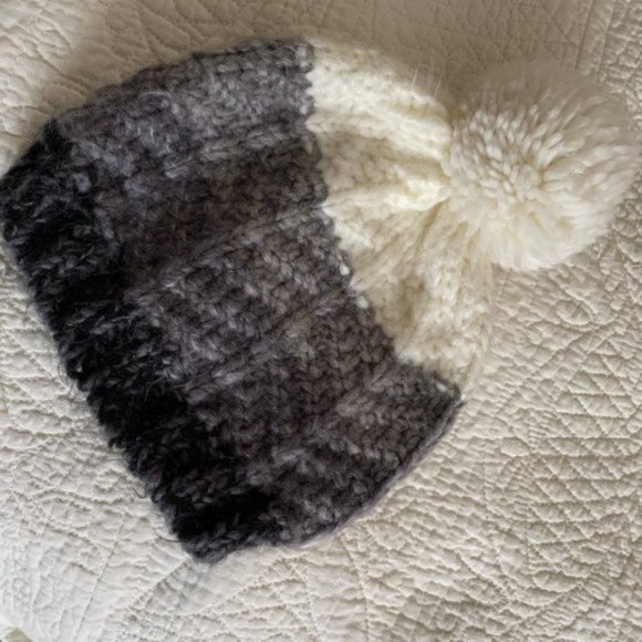 Gap Knit Hat - Gray/Blk/Wht + Pom - Picture 6 of 7